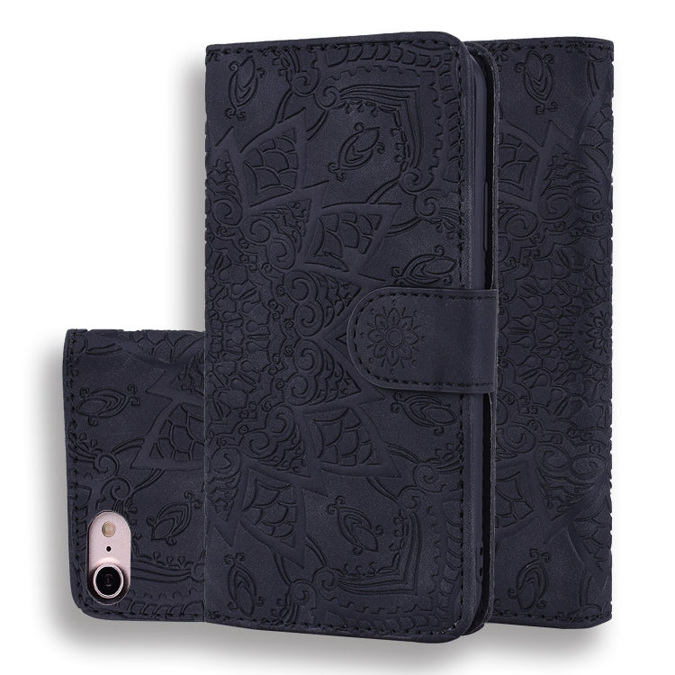 Estuche de cuero en relieve con diseño plega...