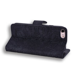 Estuche de cuero en relieve con diseño plega...