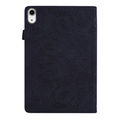 Estuche de cuero en relieve con diseño plega...