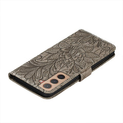 Estuche para teléfono de cuero con flores de...