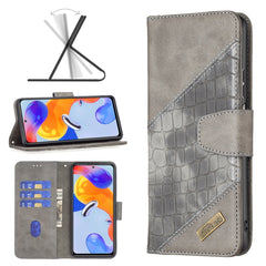 Estuche de cuero con textura de cocodrilo en...