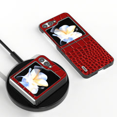 Funda para teléfono con borde negro y patrón...
