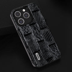 Funda para teléfono con borde negro y patrón...