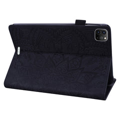 Estuche de cuero con tapa horizontal en reli...