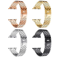 Correa de reloj metálica con textura de esca...