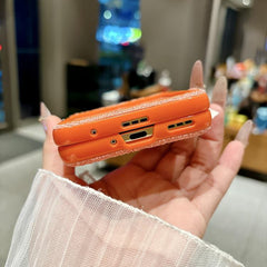 Funda para teléfono con ganchos metálicos la...