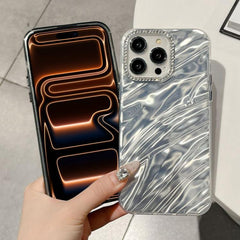 Funda para teléfono con diseño arrugado y ma...