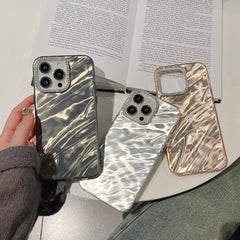 Funda para teléfono con diseño arrugado y ma...