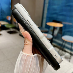 Se transforma instantáneamente en una funda ...