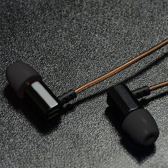 Un par de auriculares de espuma viscoelástica KZ para todos los auriculares internos