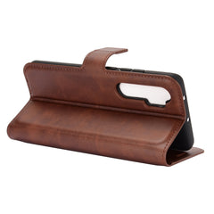 Estuche de cuero con tapa horizontal con heb...