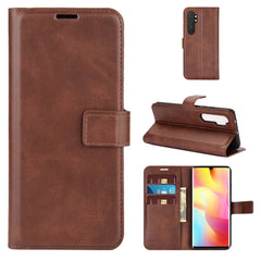 Estuche de cuero con tapa horizontal con heb...