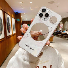 Estuche para teléfono con espejo pintado a c...