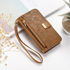 Cartera de piel con cremallera y estampado d...