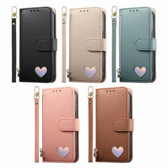 Cartera con cremallera y diseño de corazón d...